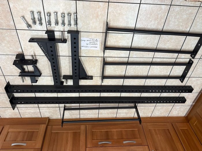 450 Kilogram Rated Heavy Gauge Steel Squat Rack + J Hooks + Heavy Duty Spotter Arms, Quality Steel!!