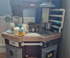 Play kitchen