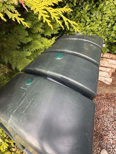 Oil tank