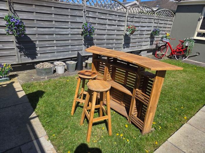 outdoor bar