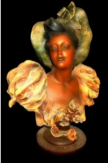 Substantial Vintage Bust 'Libellule'