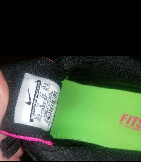 Nike free runs uk6