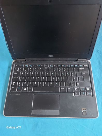 Dell Latitude E7240 for Parts, not working