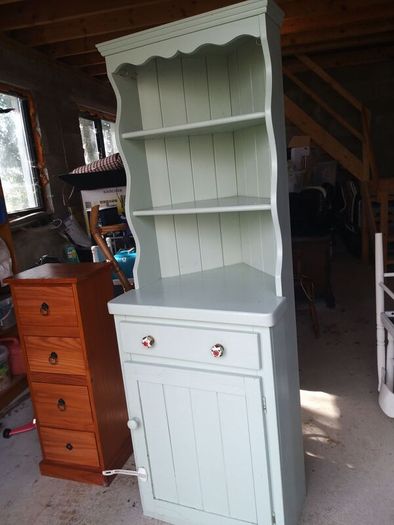 corner dresser