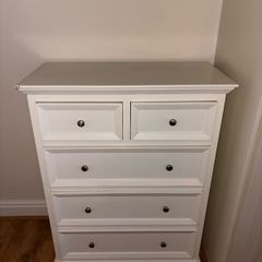White Chest of drawers