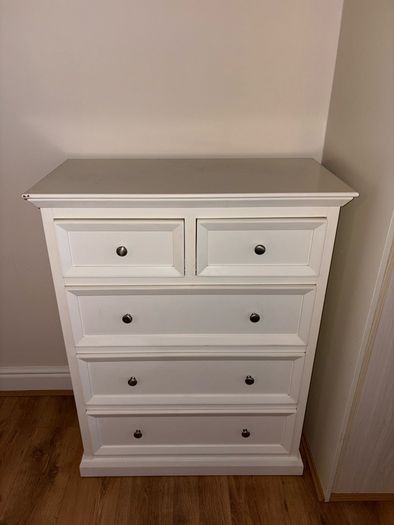 White Chest of drawers