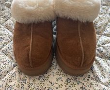 Brand New Ugg Disquette Chestnut Size 5.