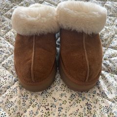 Brand New Ugg Disquette Chestnut Size 5.