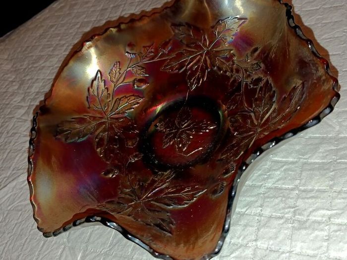 Fenton Carnival Glass AUTUMN ACORN Ruffled Bowl