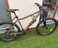 Mountain Bike Size Large Track Pump and lock included