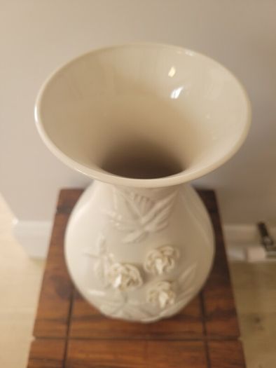Belleek Living Rose Vase (Model no: 7690)
