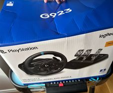 Logitech G923 steering wheel and pedals