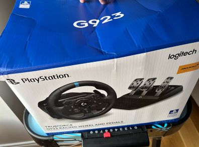 Logitech G923 steering wheel and pedals