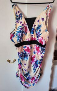 Plus size swimsuits- 20/22