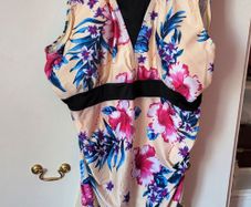 Plus size swimsuits- 20/22