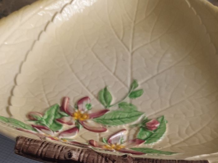 carlton ware leaf dish