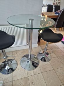 High Glass Table and 2 Bar Stools