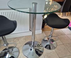 High Glass Table and 2 Bar Stools
