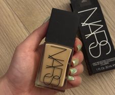 NARS Light Reflecting Foundation