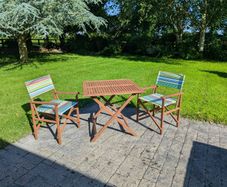 Outdoor table and chairs