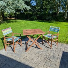 Outdoor table and chairs