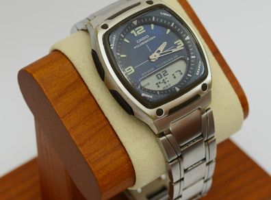 Casio Illuminator 2747 AW-81 Quartz Watch