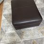 foot pouffe Image 4