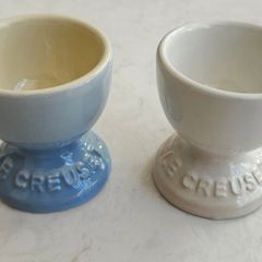 2 x Le Creuset stoneware Egg cups brand new! Coastal blue and Meringue cream colours