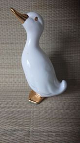 Duck figurine