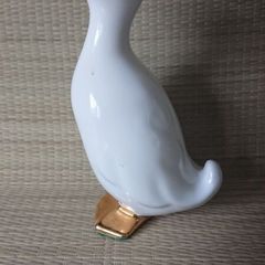 Duck figurine