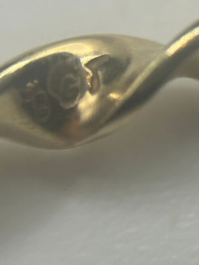 9 ct yellow gold  round twist bangle