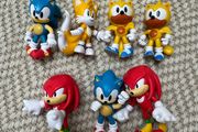Sonic figures (7)