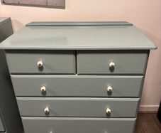 Chest of drawers