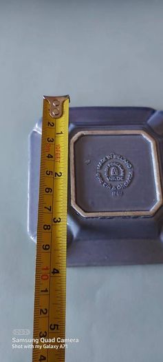 irish made porcelain wade ashtray,,prefect condition see the pictures for condition,buyer collects or pays postage thank you ,bunratty Castle picture insert ,