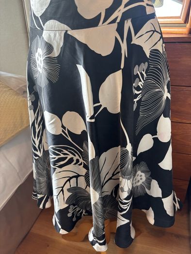 A Fabulous Coast Silk Swing Style Skirt - Size12
