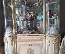 Italian Leonardo Furniture