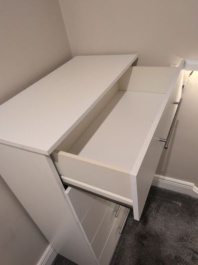 Chest of drawers