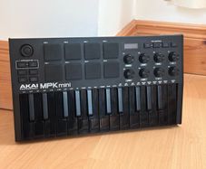 Akai Professional MPK Mini MK3 MIDI keyboard controller
