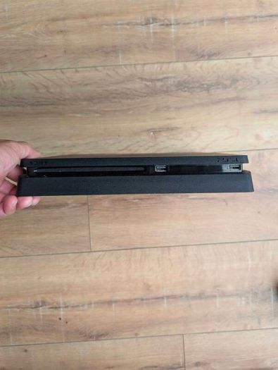 Playstation 4  PS4