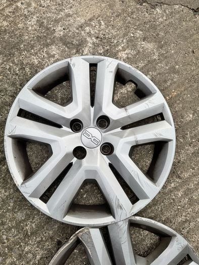 Dacia R16 wheel cups