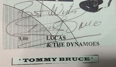Autographs music