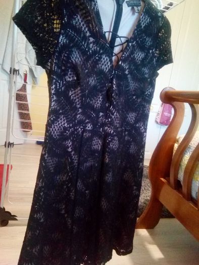 Beautiful Forever 21 dress 16