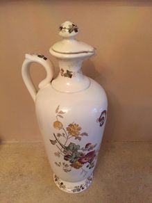 Ceramic oil jug / urn - spout, lid, lovely painted design.