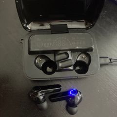Bluetooth wireless earphones and powerbank