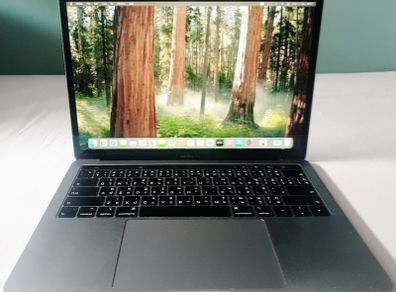 Apple MacBook Pro 13 inch 2019