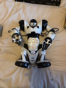 WowWee Robosapien Robot with Remote Control Original 2004 Humanoid Robot Toy