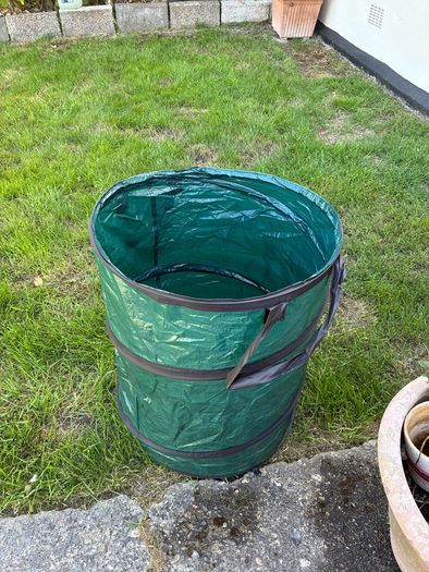 New Pop up Garden Bin