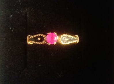 Vintage gold ruby ring size J1/2