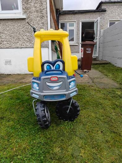 lil tikes 4x4 car and petrol pump