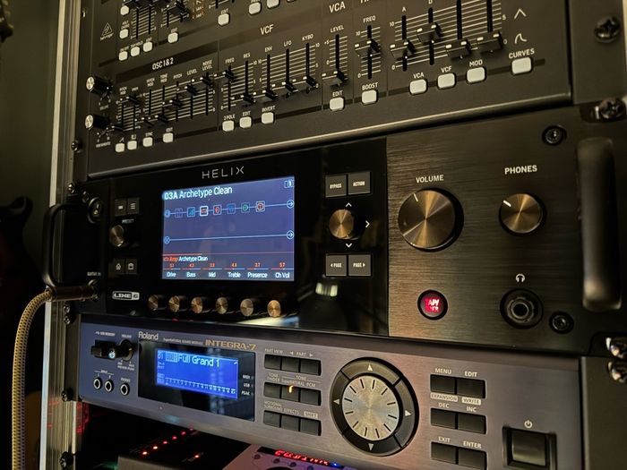 Line 6 Helix Rack and Floor Controller